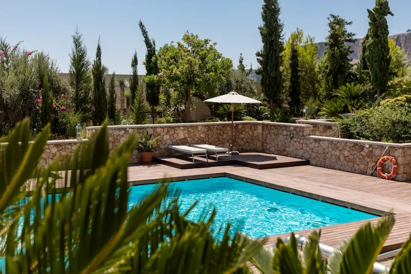 Contour de Piscine